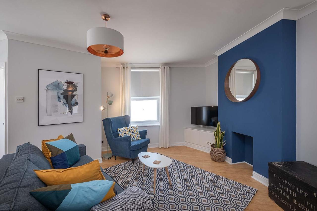 Blue Winds And Waves Apartment Cowes  Bagian luar foto