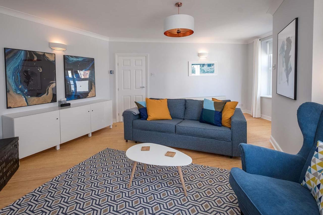 Blue Winds And Waves Apartment Cowes  Bagian luar foto