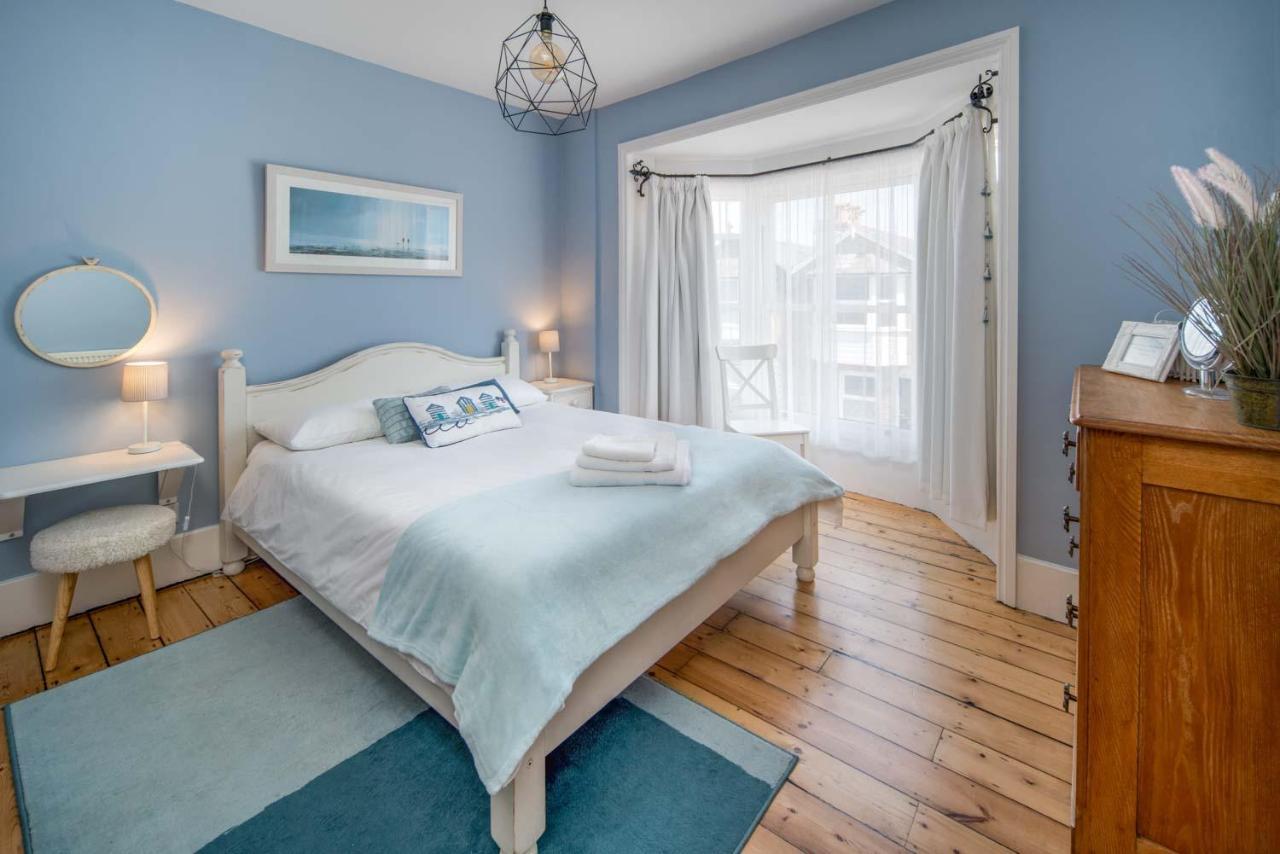 Blue Winds And Waves Apartment Cowes  Bagian luar foto